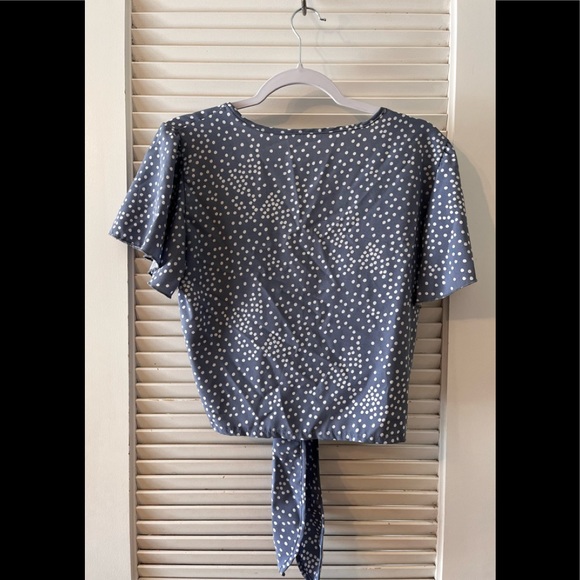 Polka-dot front tie crop - Picture 3 of 3